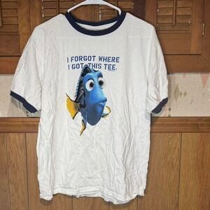 Disney Dory graphic tee Size Large